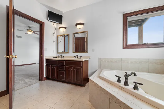 $749,900 | 145 Victoria Circle, Union Grove, WI 53182