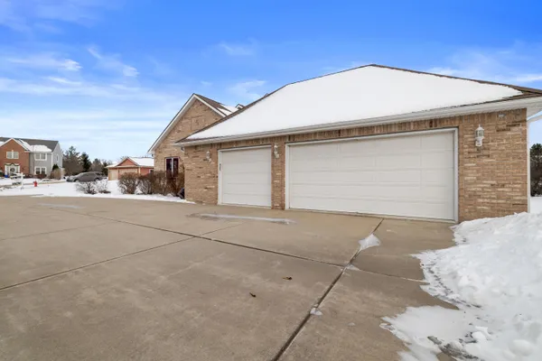 $749,900 | 145 Victoria Circle, Union Grove, WI 53182