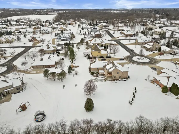 $749,900 | 145 Victoria Circle, Union Grove, WI 53182