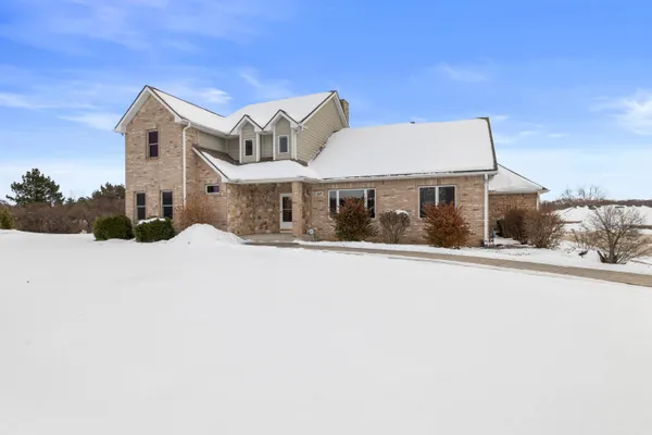$749,900 | 145 Victoria Circle, Union Grove, WI 53182