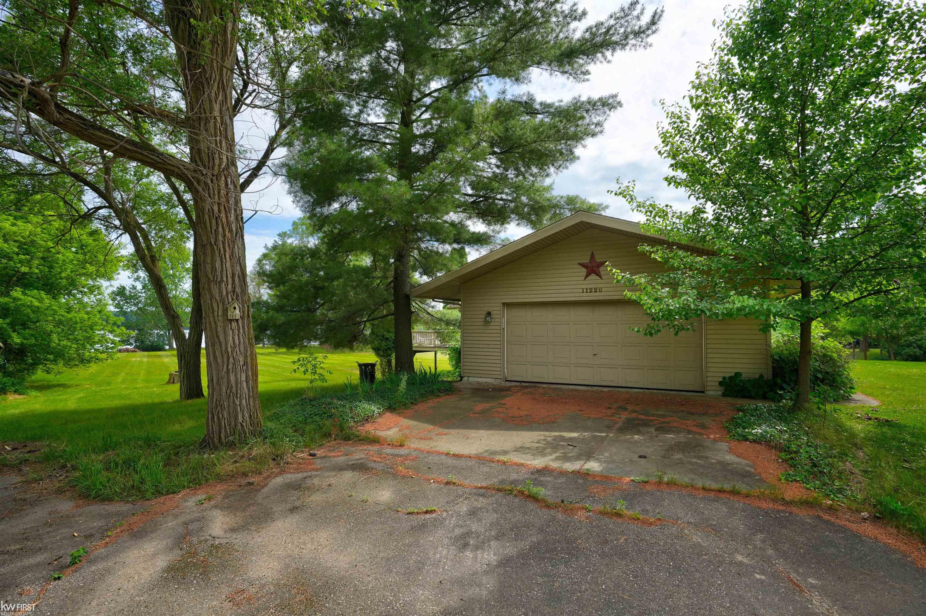 11220 East Mt Morris Road Davison, MI 48423 - Photo 28 of 53 50179805-2ca22eba-572b-473d-bde4-2b0cbbbc2a5c.JPG