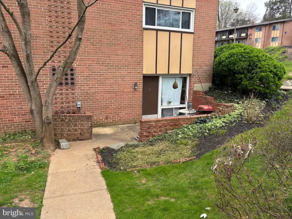 $1,750 | 10025 Fair Wds Drive, Unit 143, Fairfax, VA 22030