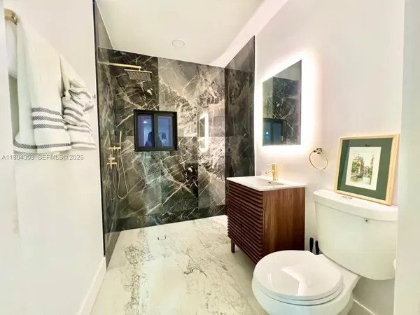 $5,500 | 8280 Northeast 1st Place, Miami, FL 33138