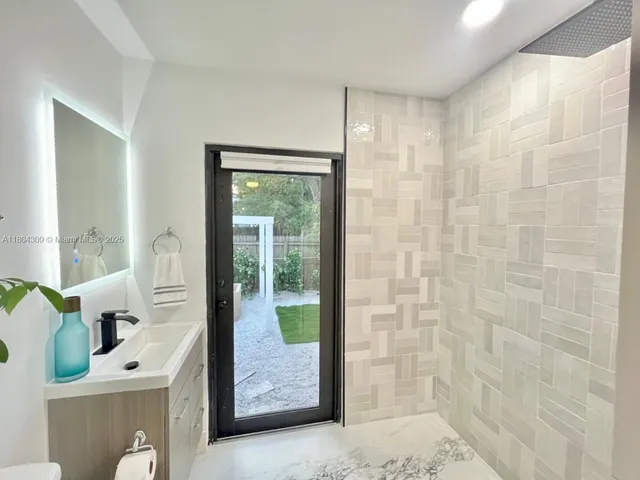 $4,800 | 8280 Northeast 1st Place, Miami, FL 33138