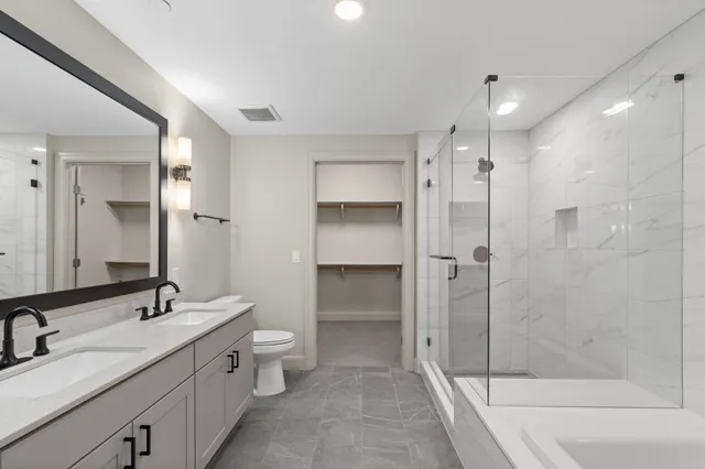 $3,517 | 2511 Willowick Road, Unit 539, Houston, TX 77027