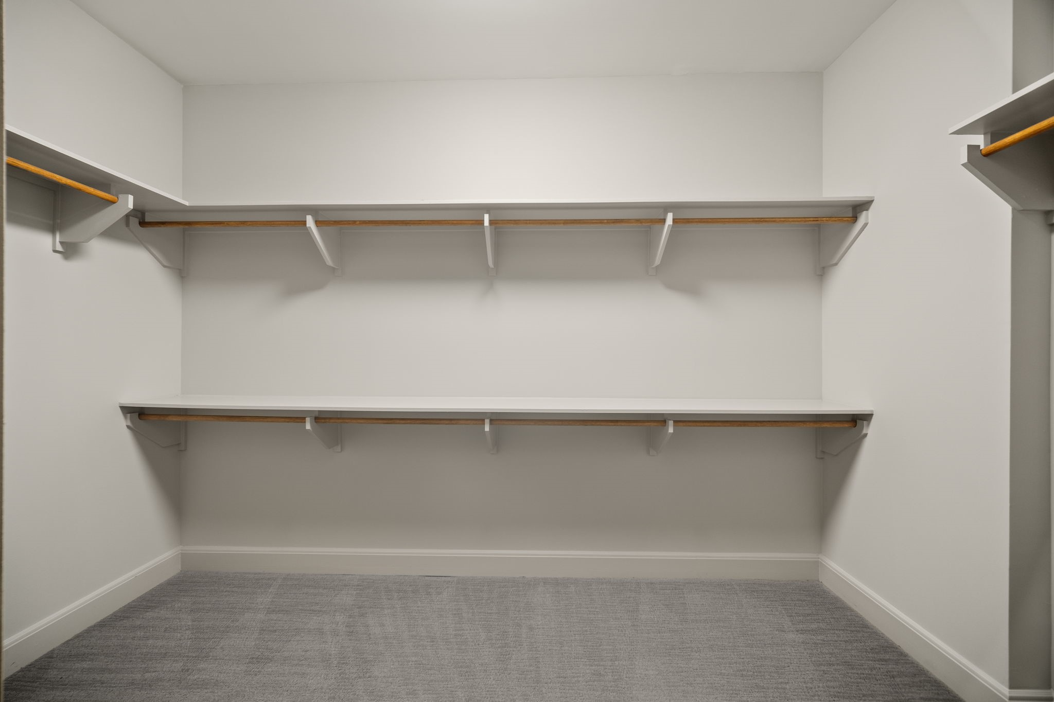 2511 Willowick Road, Unit 539 Houston, TX 77027 - Photo 20 of 45 a close view of closet