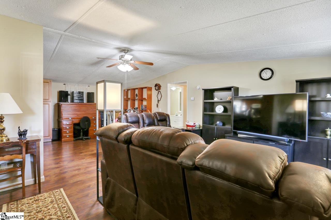 210 Watershed Road Seneca, SC 29678 - Photo 2 of 34 Gallery Image 2