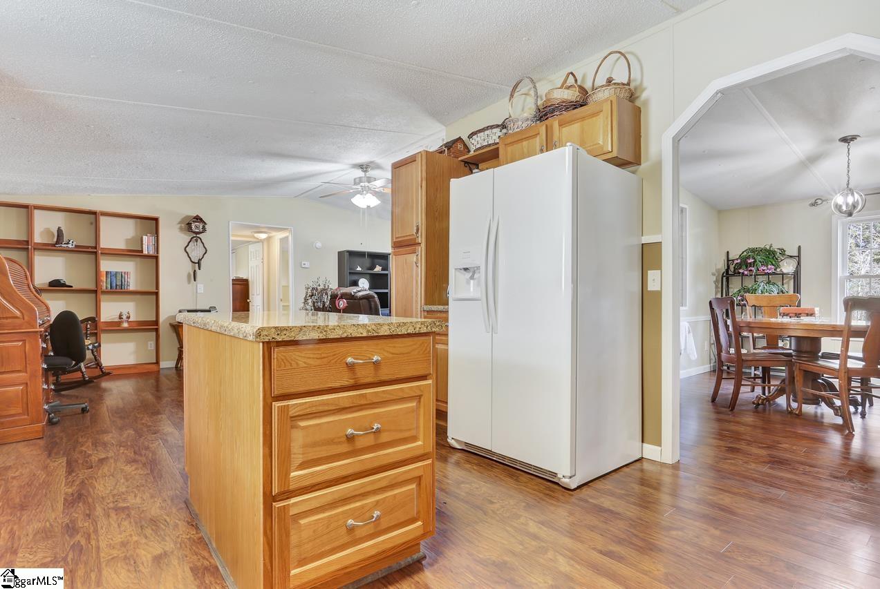 210 Watershed Road Seneca, SC 29678 - Photo 7 of 34 Gallery Image 7
