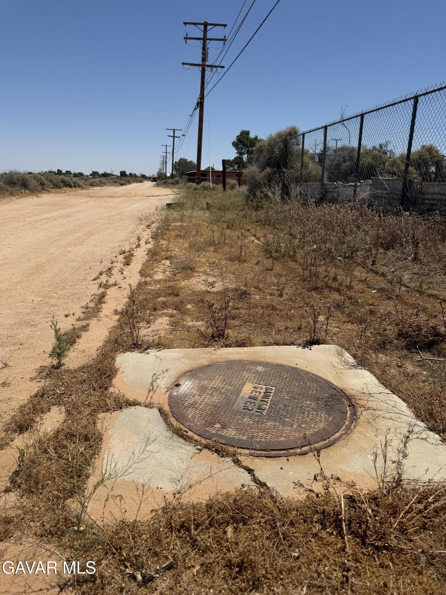 26081 Twenty Mule Team Road Boron, CA 93516 - Photo 5 of 10 IMG_0433