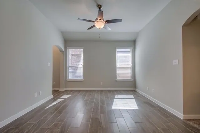 $1,950 | 912 Skyview Drive, Midlothian, TX 76065