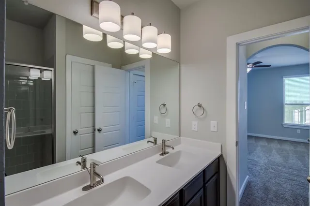 $1,950 | 912 Skyview Drive, Midlothian, TX 76065