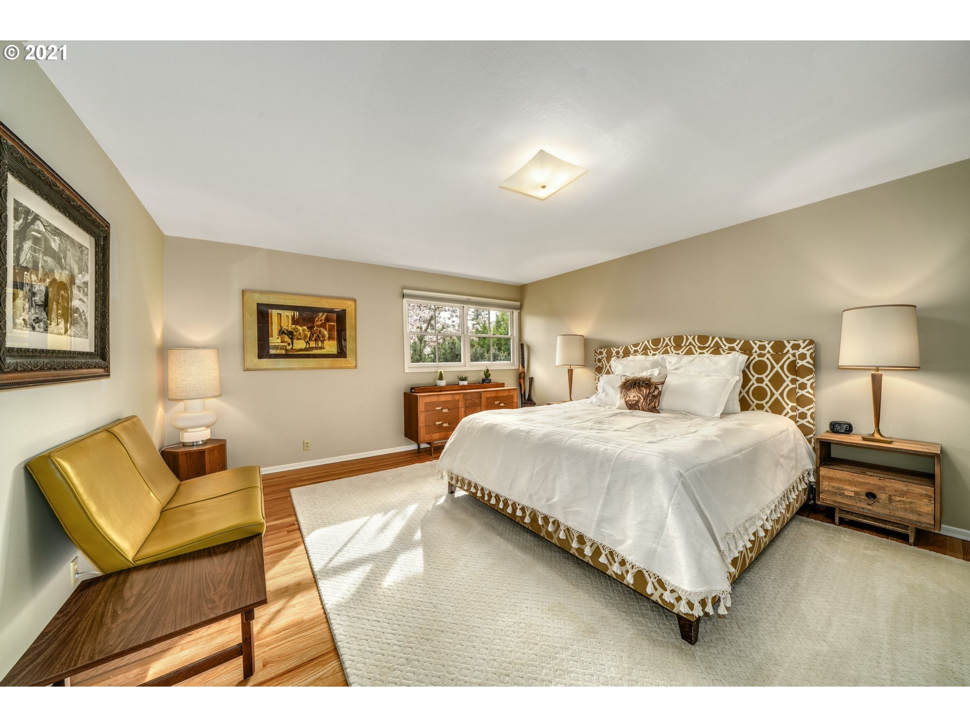 9055 Southwest Jamieson Road Portland, OR 97225 - Photo 11 of 32 Bedroom, Primary