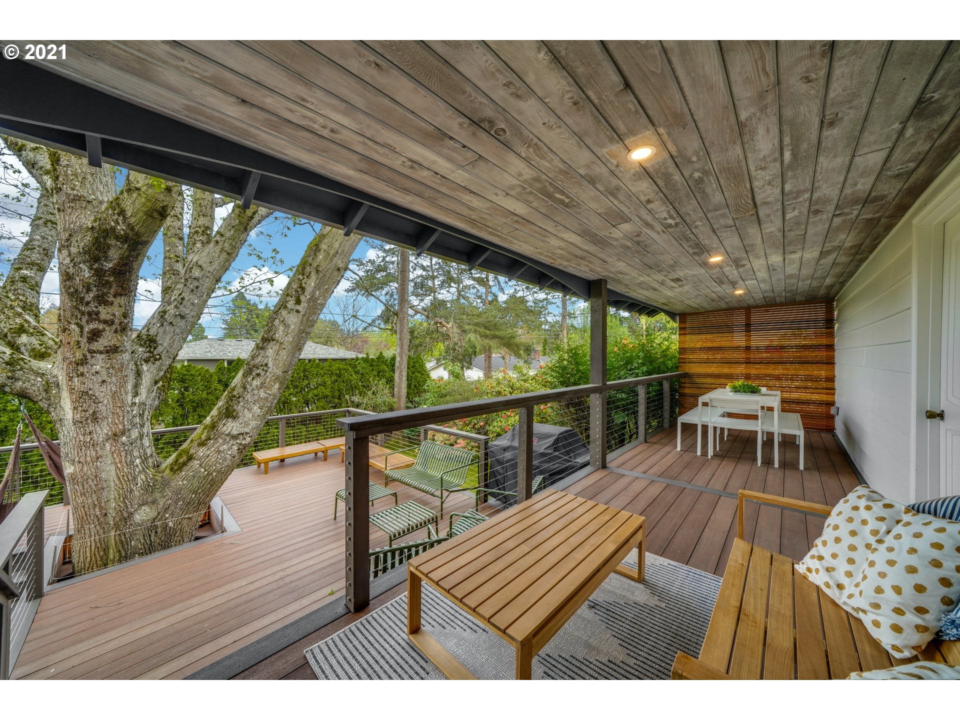 9055 Southwest Jamieson Road Portland, OR 97225 - Photo 26 of 32 Deck