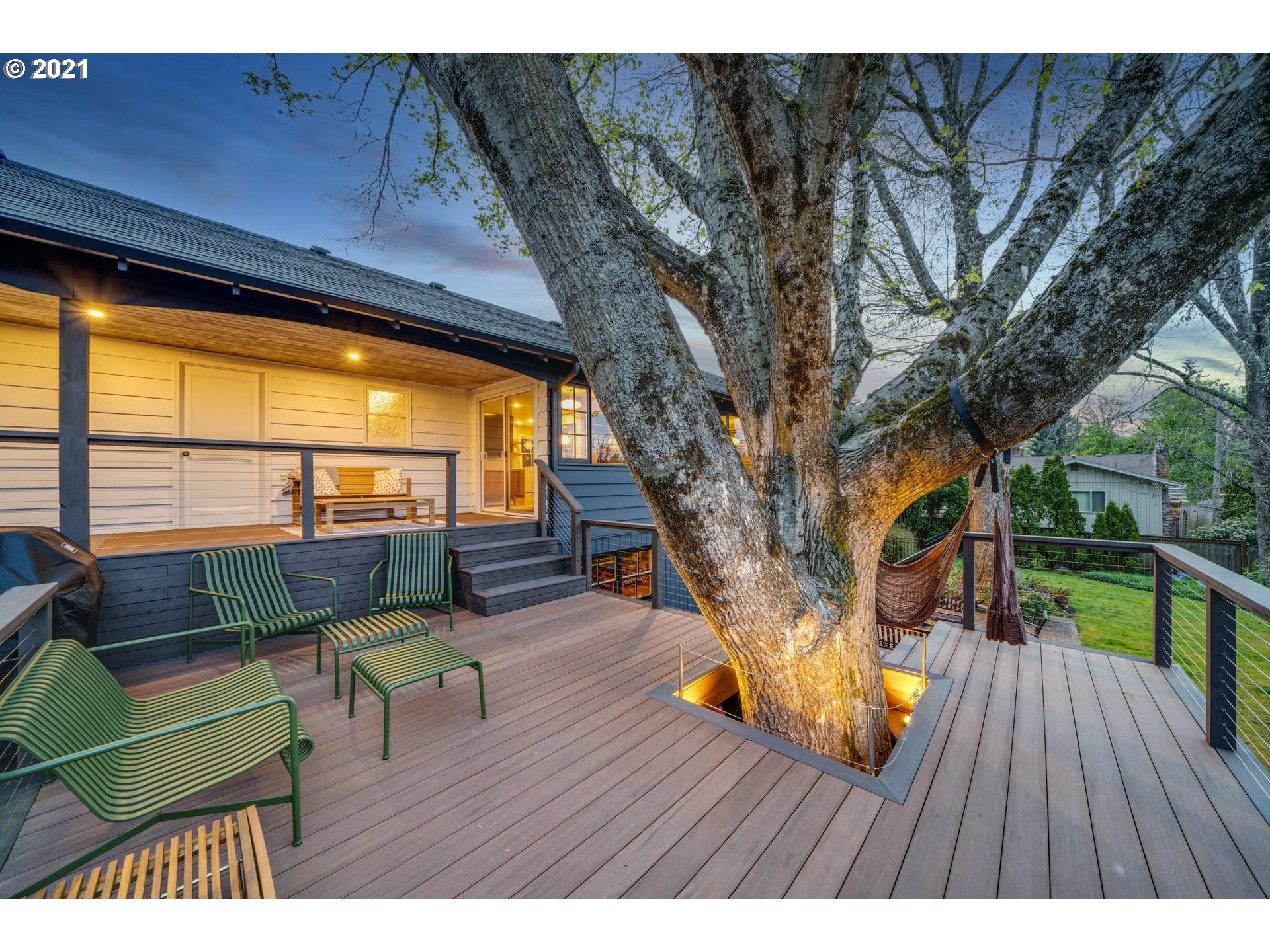 9055 Southwest Jamieson Road Portland, OR 97225 - Photo 30 of 32 Deck