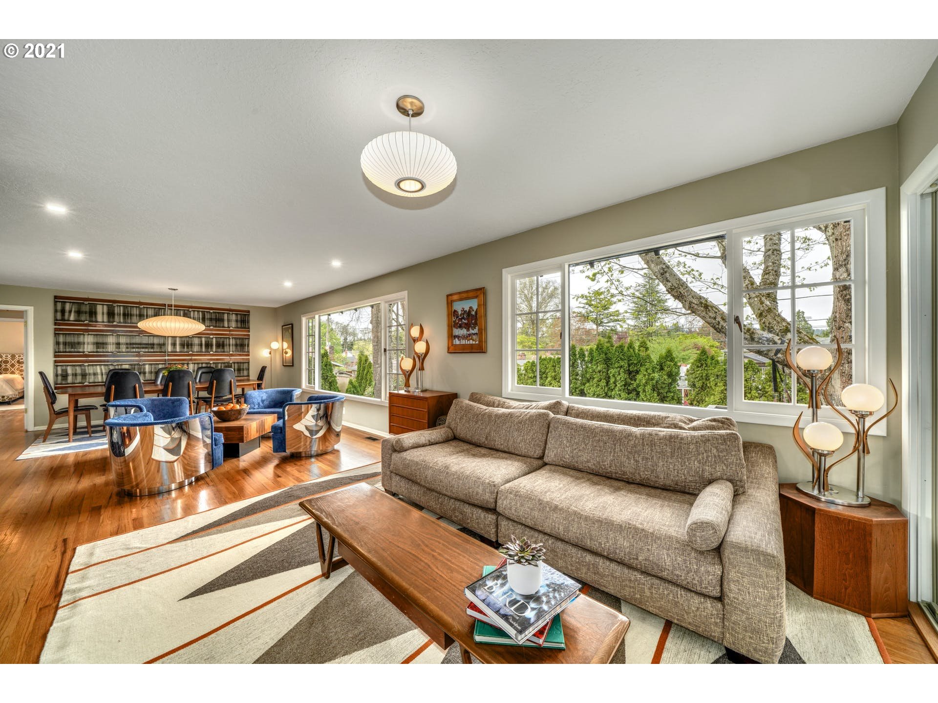 9055 Southwest Jamieson Road Portland, OR 97225 - Photo 5 of 32 Living Room/Dining Room