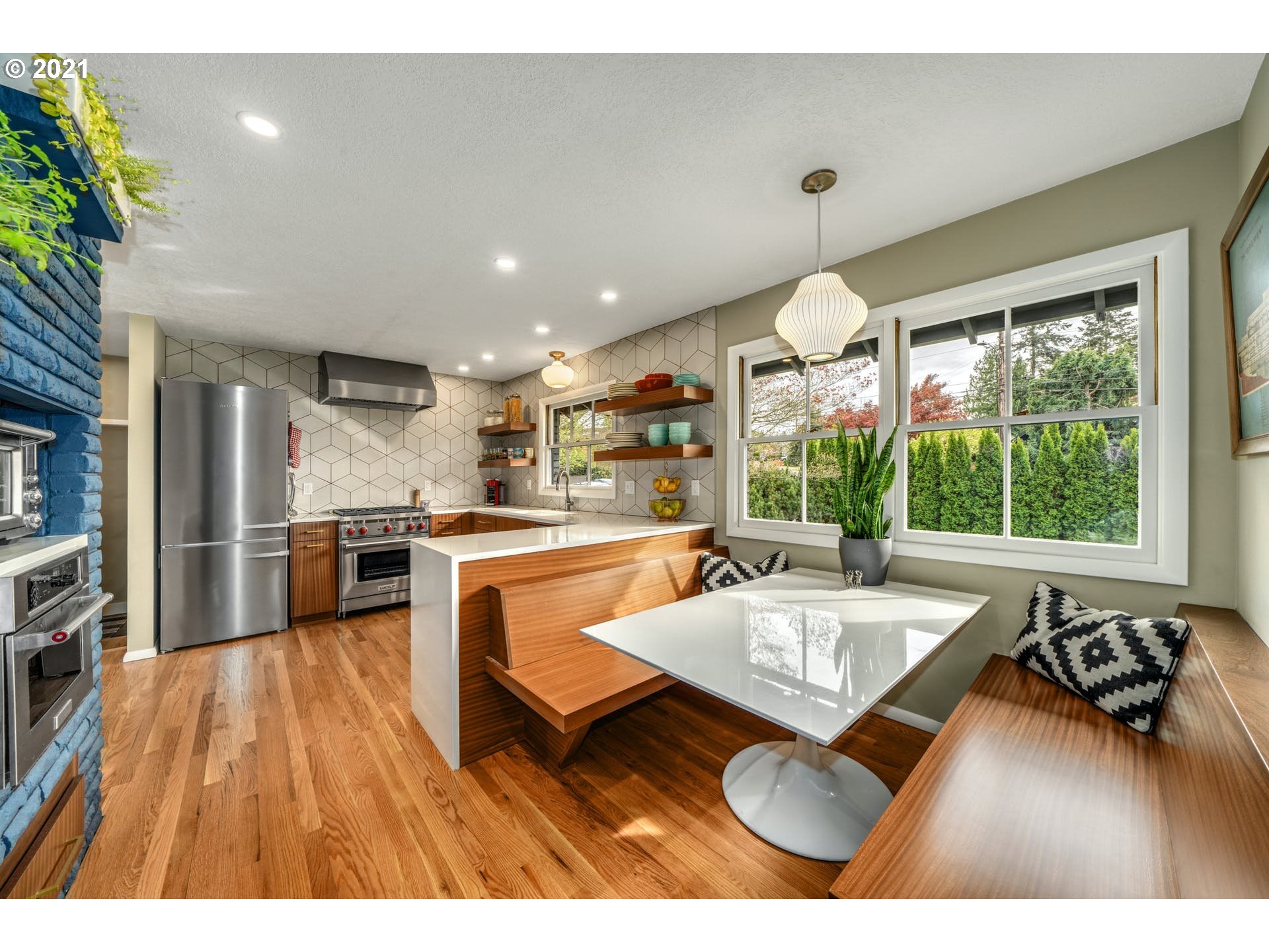 9055 Southwest Jamieson Road Portland, OR 97225 - Photo 9 of 32 Gallery Image 9