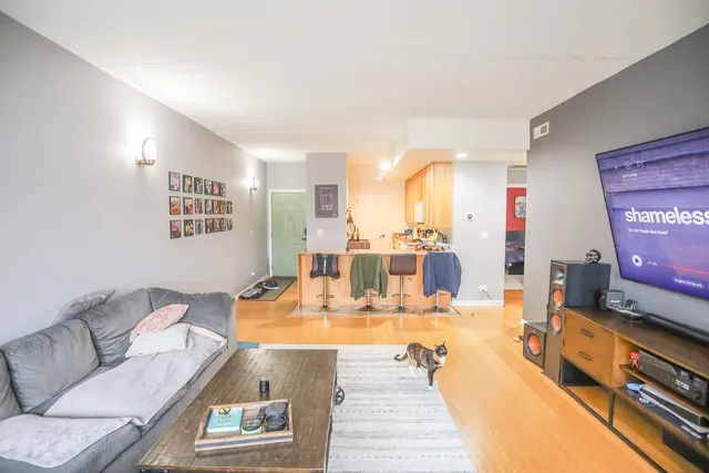 $2,500 | 4625 West Lawrence Avenue, Unit 203, Chicago, IL 60630