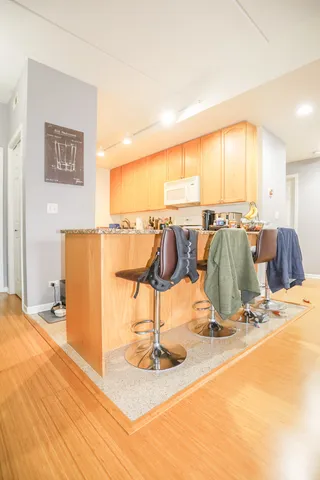 $2,500 | 4625 West Lawrence Avenue, Unit 203, Chicago, IL 60630