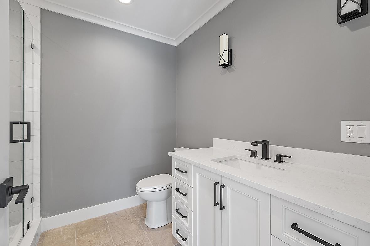 4 Leeds Road Windham, NH 03087 - Photo 17 of 40