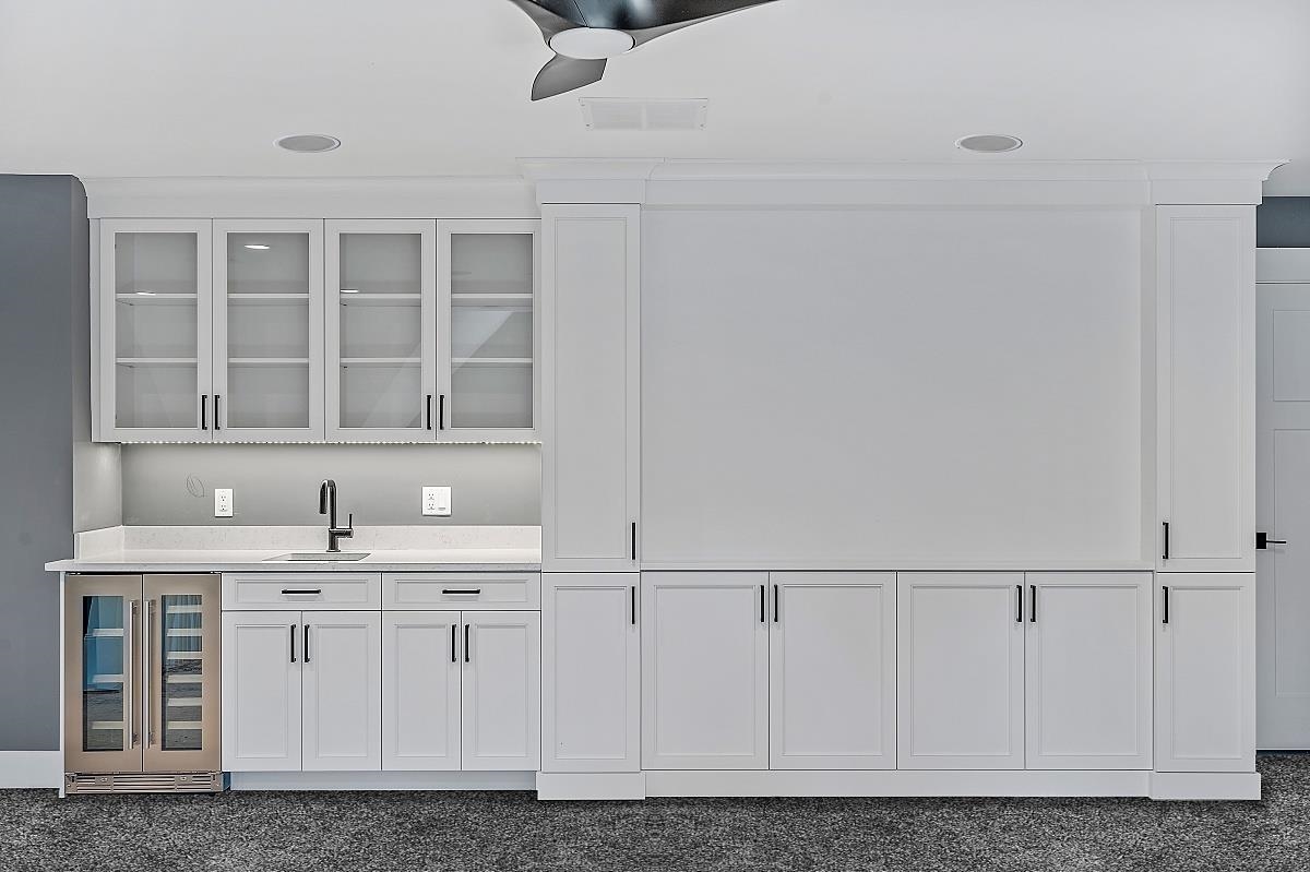 4 Leeds Road Windham, NH 03087 - Photo 33 of 40