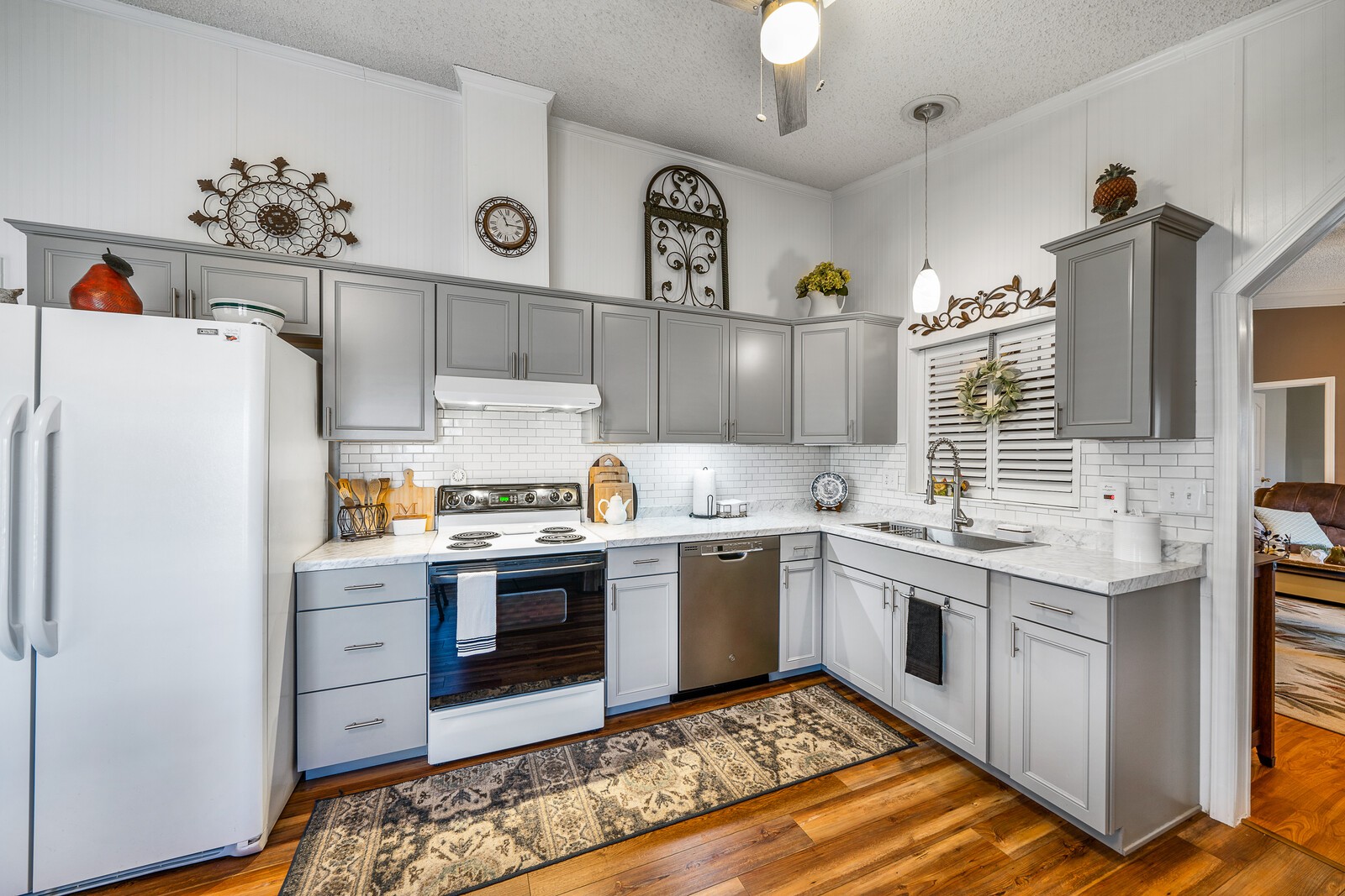 270 Allen's Chapel Road Smithville, TN 37166 - Photo 11 of 26 a kitchen with a stove and a refrigerator