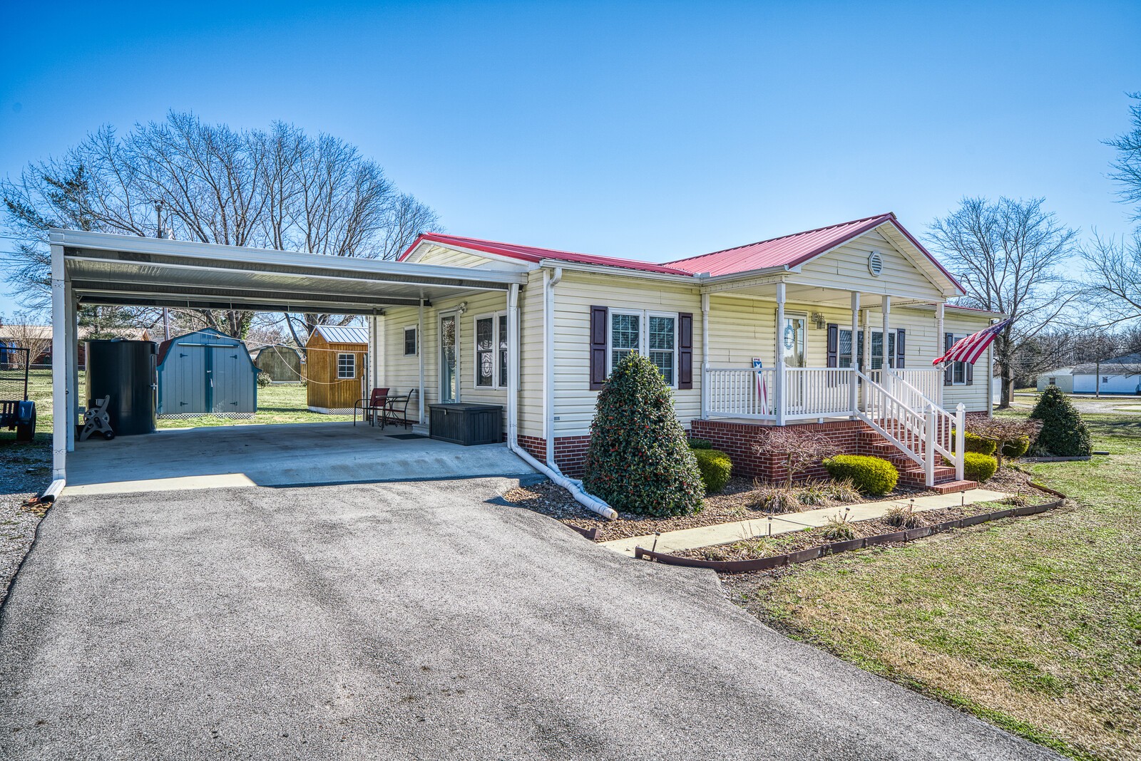 270 Allen's Chapel Road Smithville, TN 37166 - Photo 3 of 26 front view of a house with porch