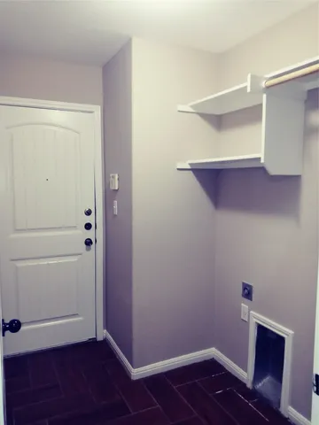 a view of utility room