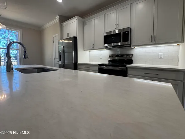 $588,999 | 492 Longleaf Drive, West End, NC 27376