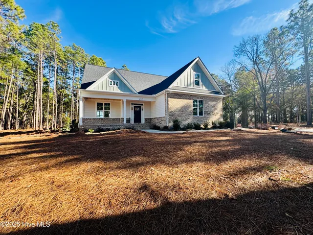 $588,999 | 492 Longleaf Drive, West End, NC 27376