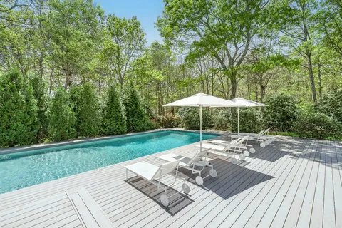 $4,100,000 | 5 Ely Brook To Hands Creek Road, East Hampton, NY 11937