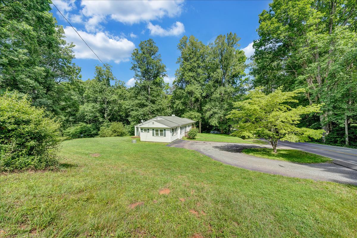 2675 Doe Run Road Rocky Mount, VA 24151 - Photo 17 of 21 2675 Doe Run