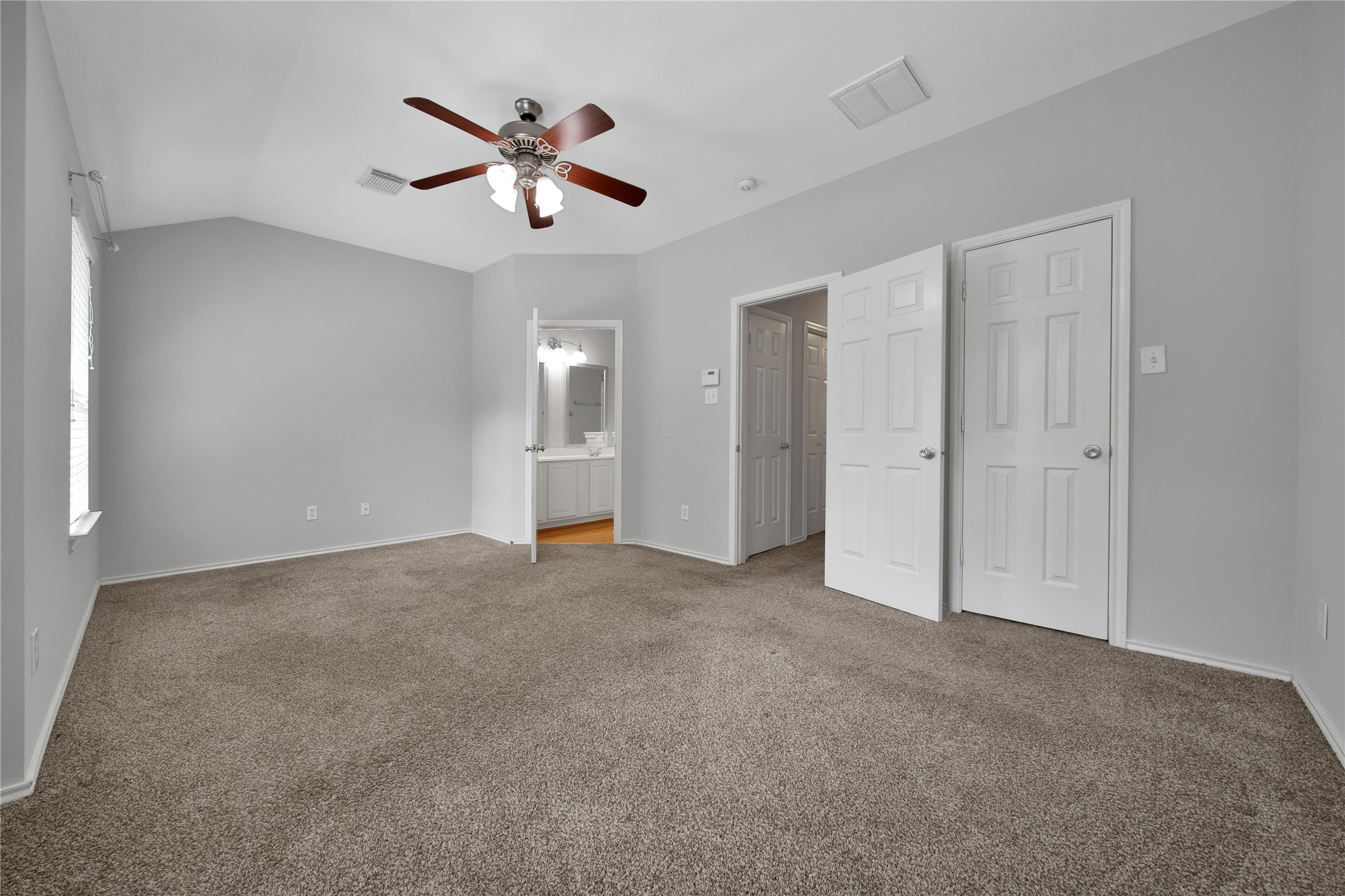 26 North Walden Elms Circle The Woodlands, TX 77382 - Photo 17 of 25