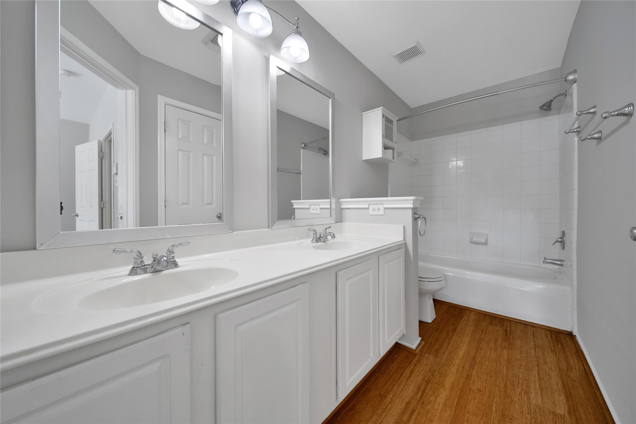 26 North Walden Elms Circle The Woodlands, TX 77382 - Photo 18 of 25