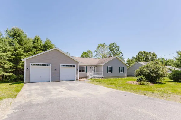 $465,000 | 220 Granite Heights, Farmington, ME 04938