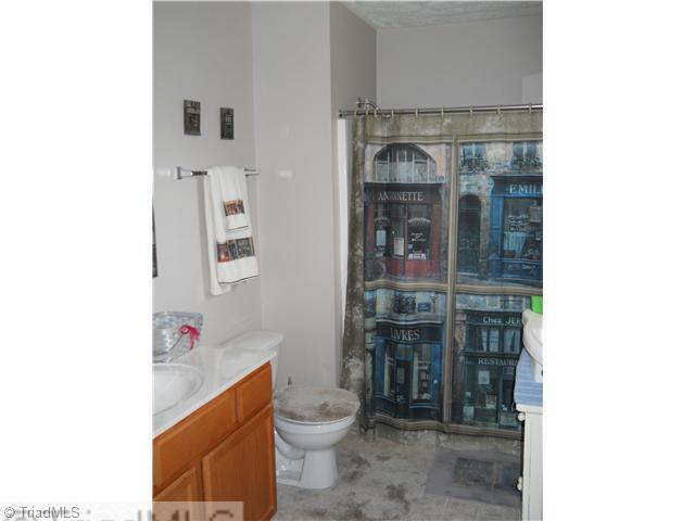 1065 Laurel Crest Road King, NC 27021 - Photo 10 of 16 Master Bath/Spa.
