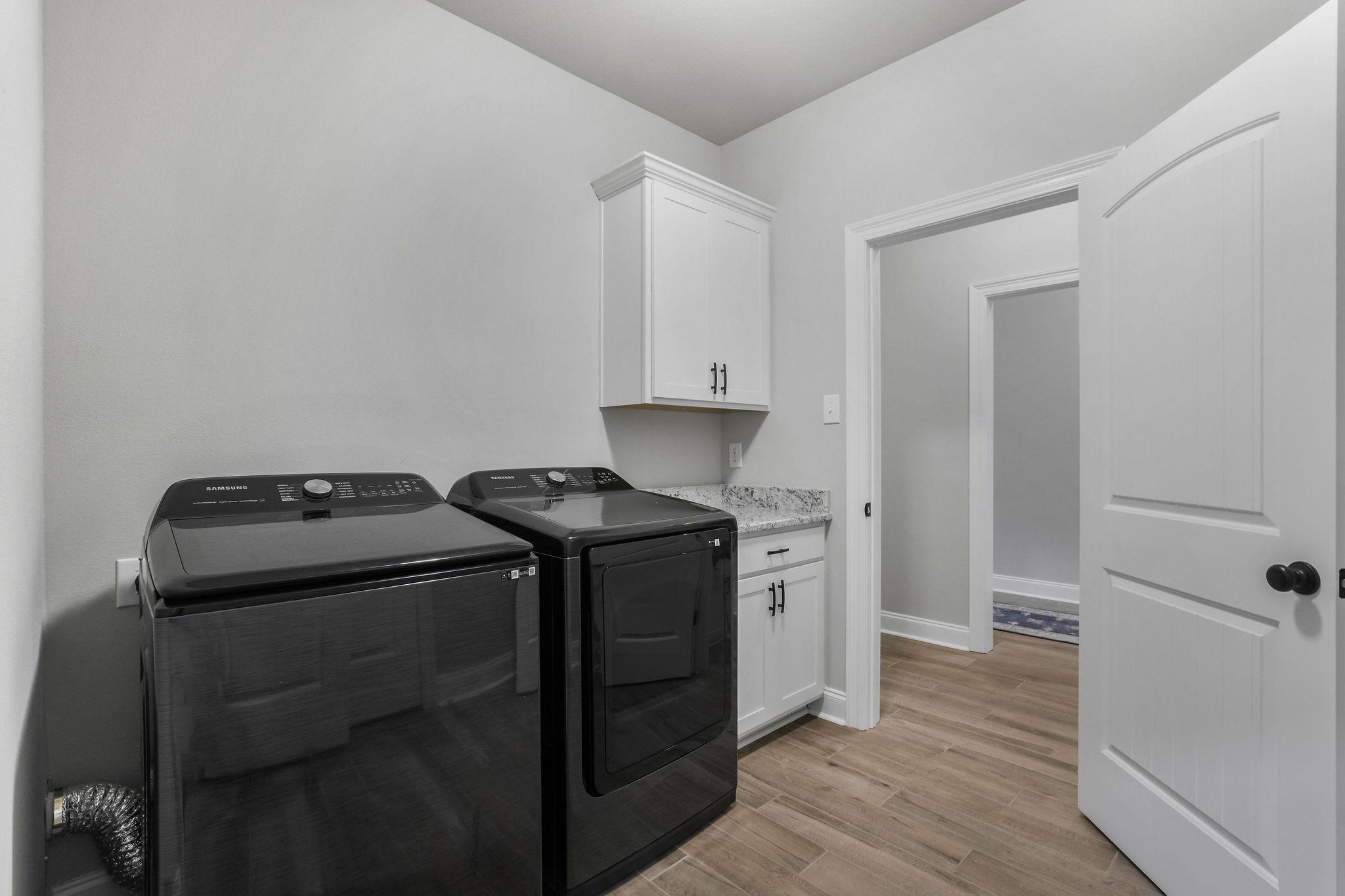 9988 Chipper Lane Foley, AL 36535 - Photo 22 of 26 Laundry