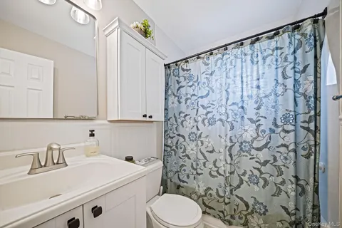 $299,990 | 600 Fulton Street, Unit V2, Farmingdale, NY 11735