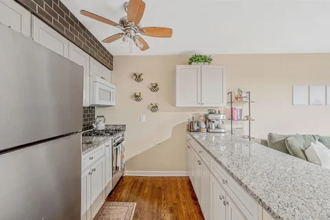 $299,990 | 600 Fulton Street, Unit V2, Farmingdale, NY 11735