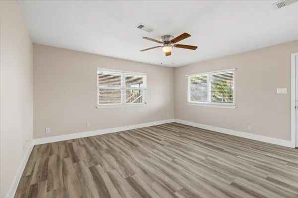 $2,150 | 505 Pompano Street, Bayou Vista, TX 77563