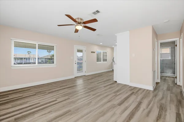 $2,150 | 505 Pompano Street, Bayou Vista, TX 77563