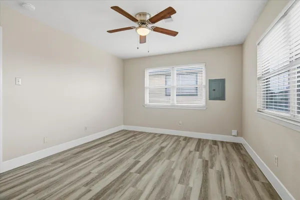 $2,150 | 505 Pompano Street, Bayou Vista, TX 77563