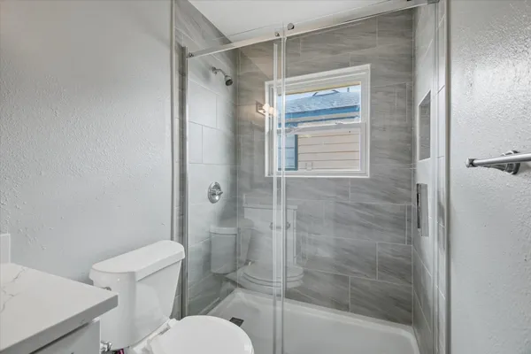 $2,150 | 505 Pompano Street, Bayou Vista, TX 77563
