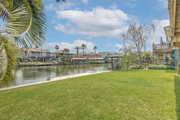 $2,150 | 505 Pompano Street, Bayou Vista, TX 77563