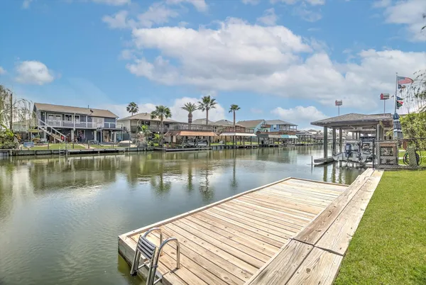$2,150 | 505 Pompano Street, Bayou Vista, TX 77563
