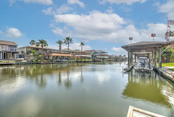 $2,150 | 505 Pompano Street, Bayou Vista, TX 77563