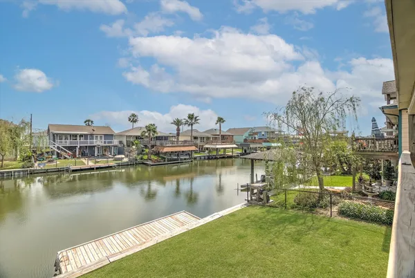 $2,150 | 505 Pompano Street, Bayou Vista, TX 77563