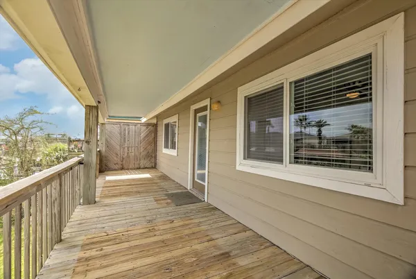 $2,150 | 505 Pompano Street, Bayou Vista, TX 77563