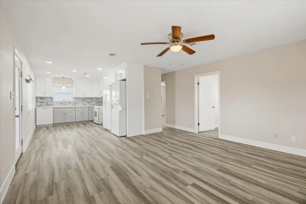 $2,150 | 505 Pompano Street, Bayou Vista, TX 77563