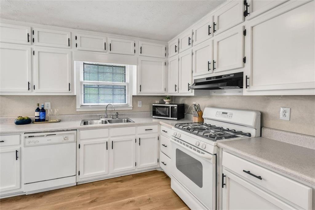 5284 Wydella Road Southwest Lilburn, GA 30047 - Photo 12 of 39