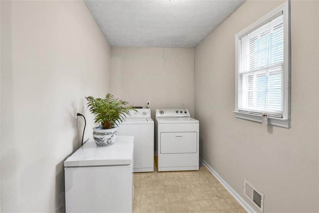 5284 Wydella Road Southwest Lilburn, GA 30047 - Photo 16 of 39